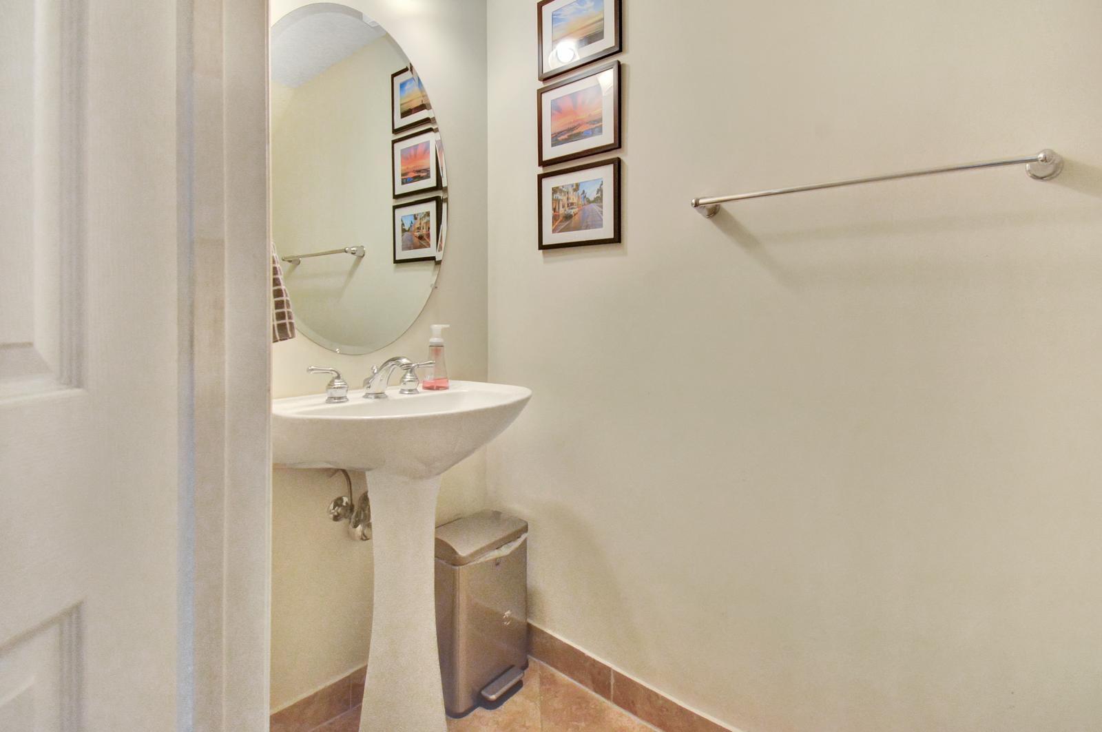 ROYAL WOODS CONDO - Residential Lease