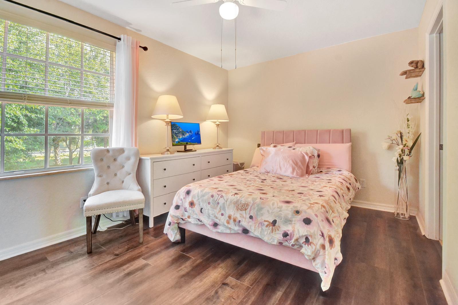 ROYAL WOODS CONDO - Residential Lease