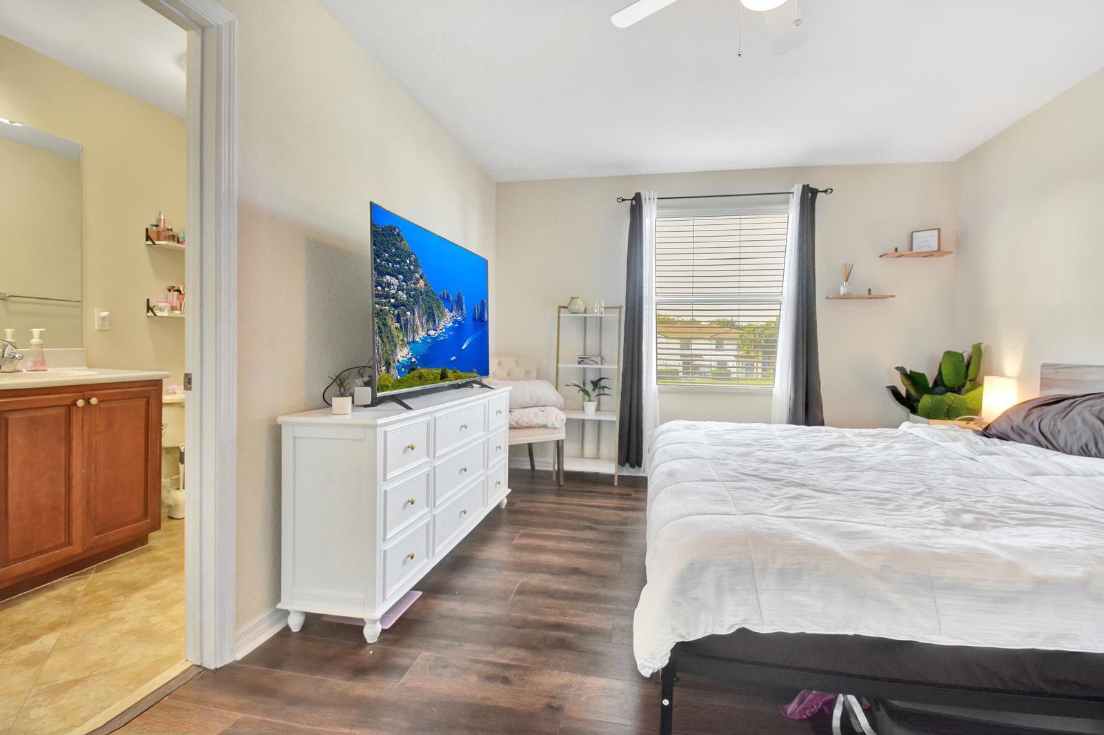 ROYAL WOODS CONDO - Residential Lease