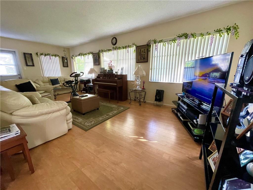 MAINLANDS OF TAMARAC LAKE - Residential