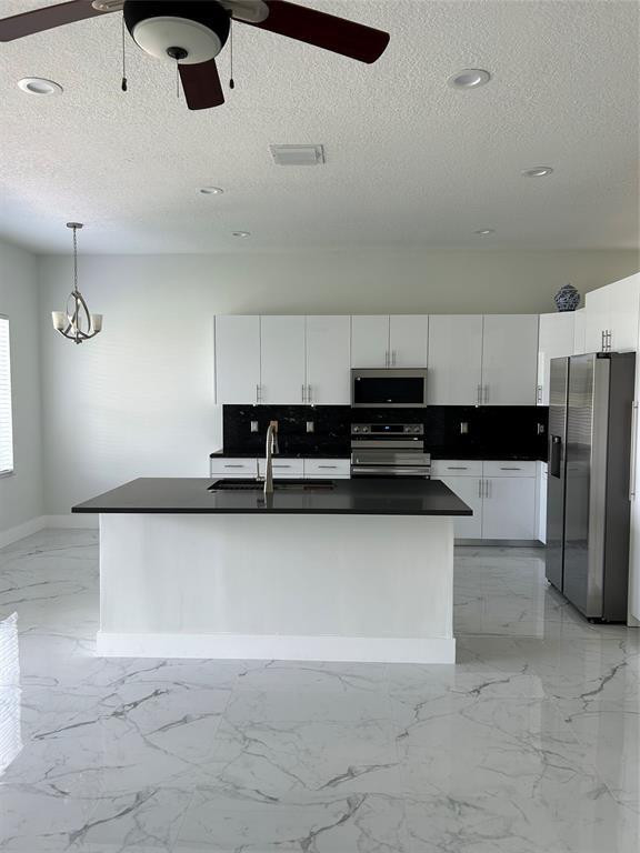 Breeding Prop 165-19 B - Residential Lease