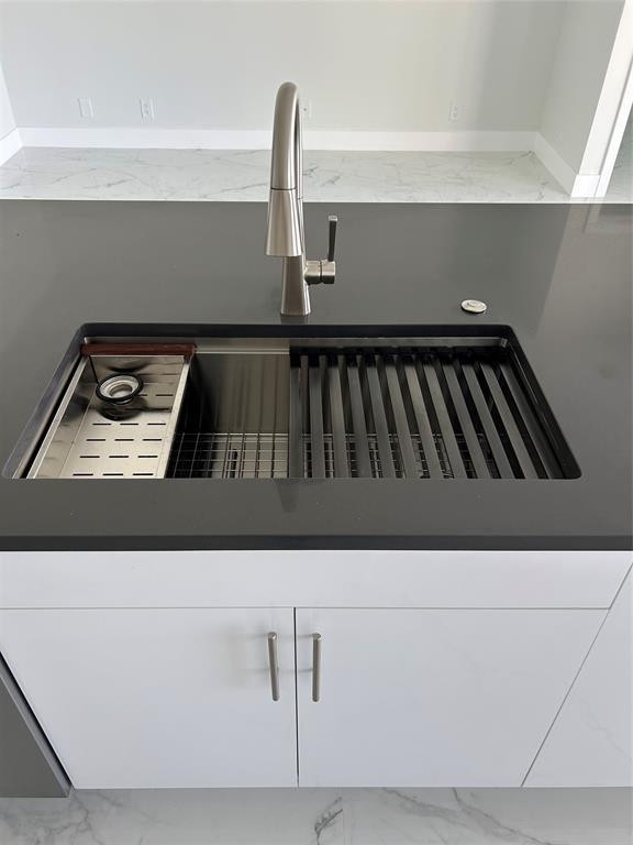 Breeding Prop 165-19 B - Residential Lease