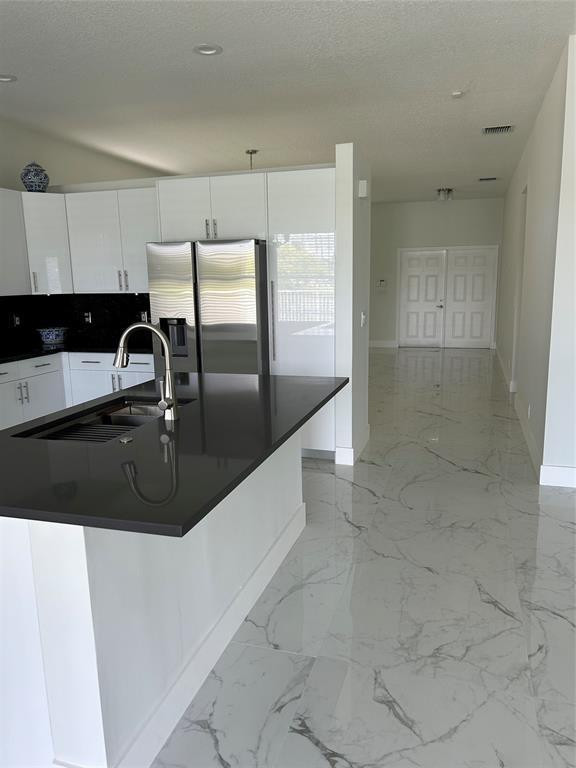 Breeding Prop 165-19 B - Residential Lease