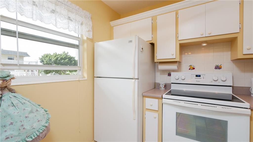LAUDERHILL EAST - Residential