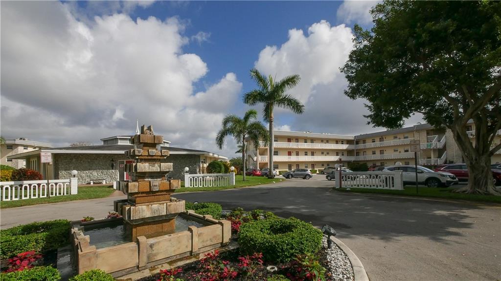 LAUDERHILL EAST - Residential