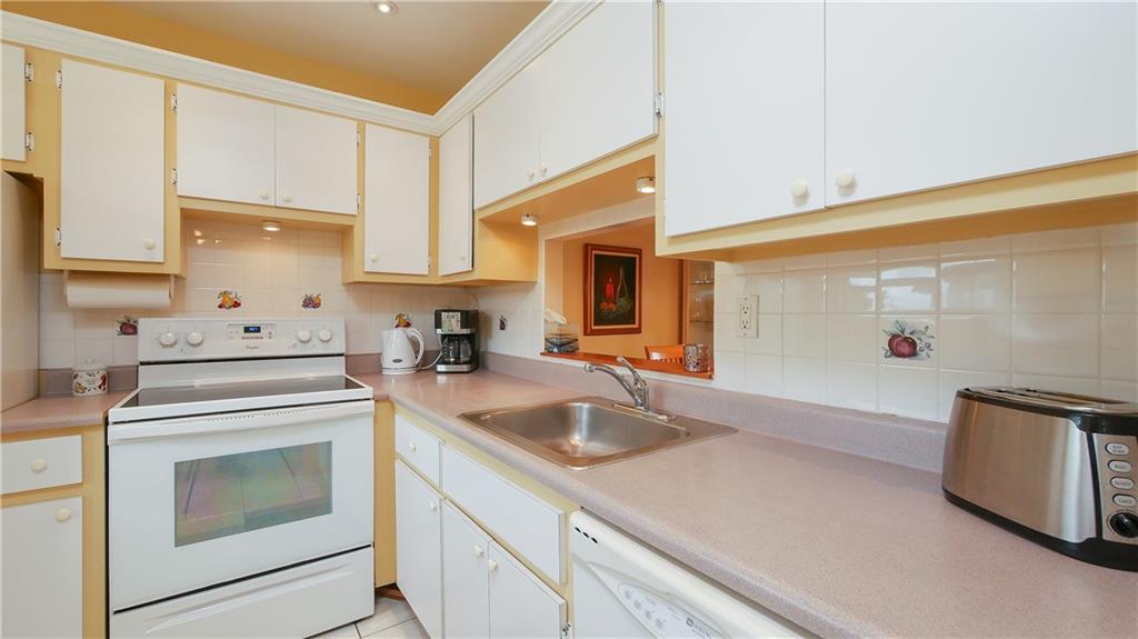 LAUDERHILL EAST - Residential