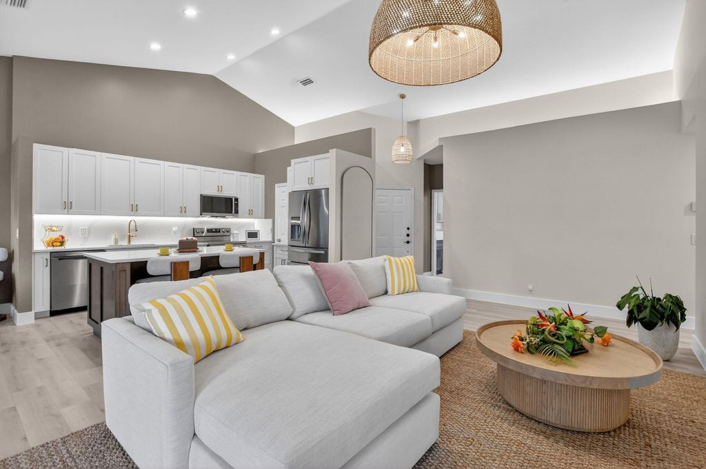 Photo of 5801 Coach House Circle #E, Boca Raton, FL 33486 (MLS # B26032057)