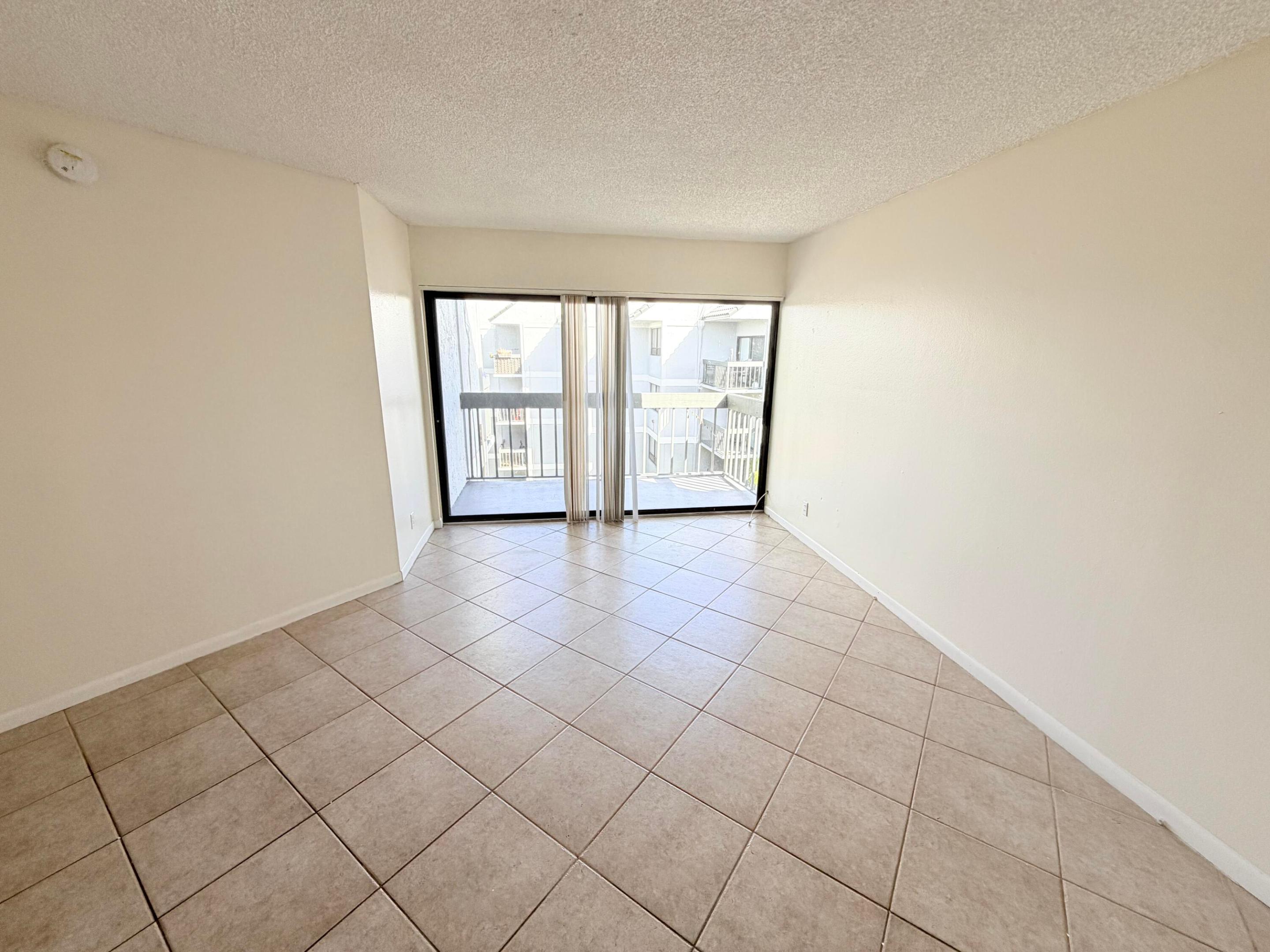 PRESIDENTIAL GOLFVIEW CONDO - Residential Lease