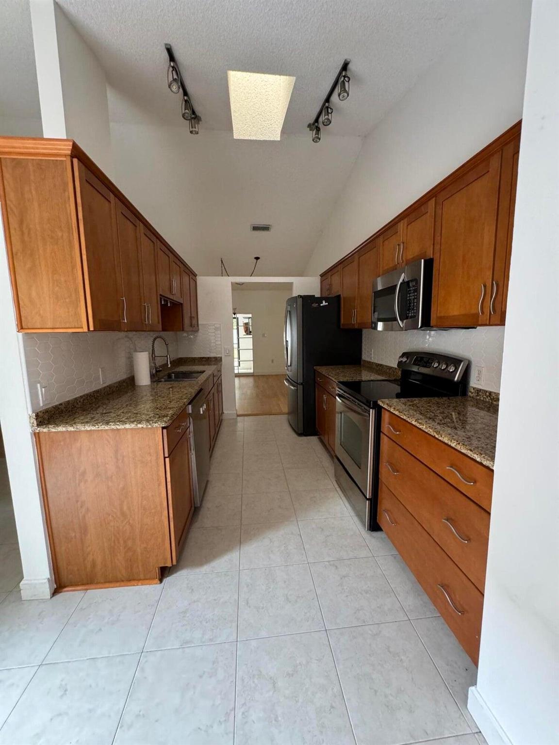 BOCA CLUB COLONY - Residential