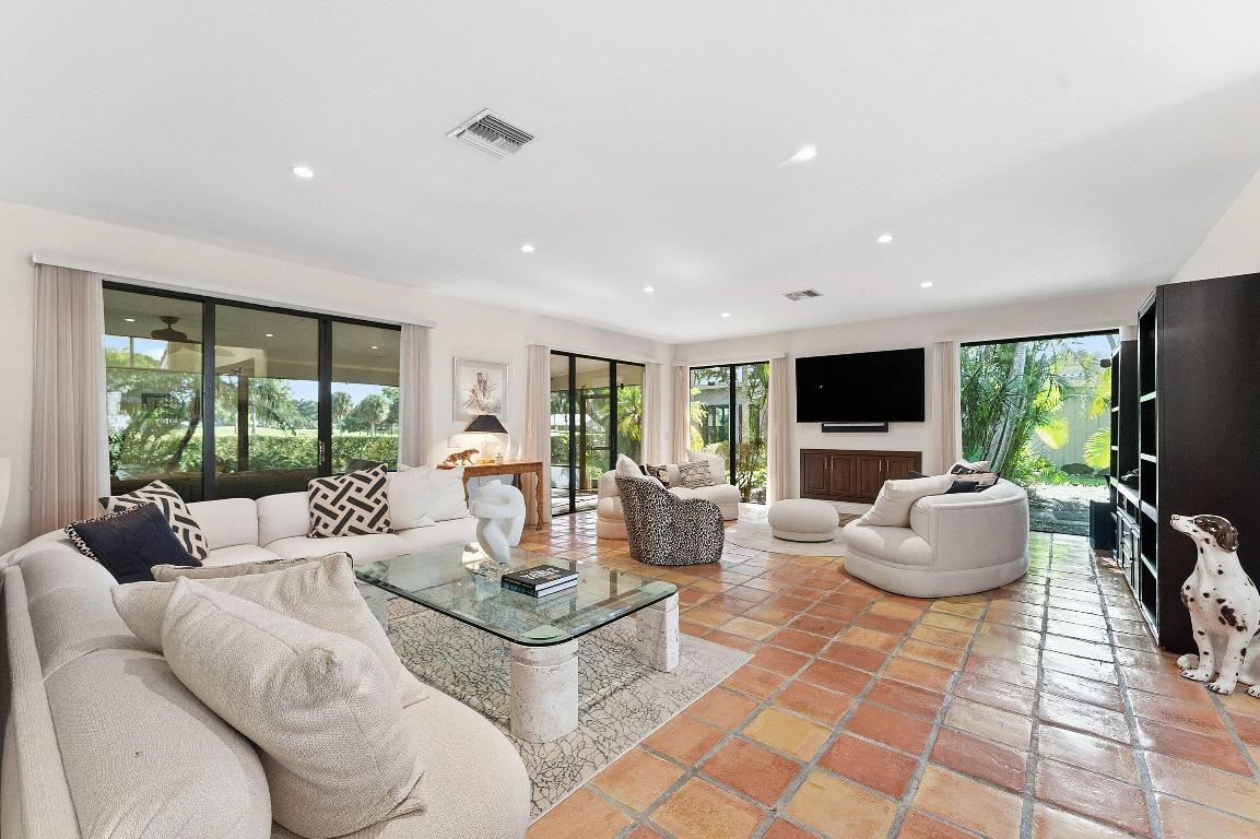 ESTATES AT HUNTERS RUN CONDO - Residential