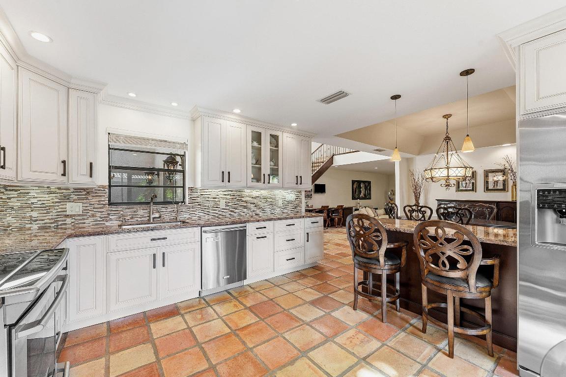 ESTATES AT HUNTERS RUN CONDO - Residential