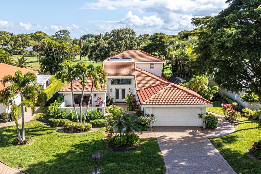 Photo of 39 Estate Drive, Boynton Beach, FL 33436 (MLS # R11152801)