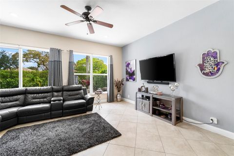 Single Family Residence in Coral Springs FL 5829 125th Ave Ave 30.jpg