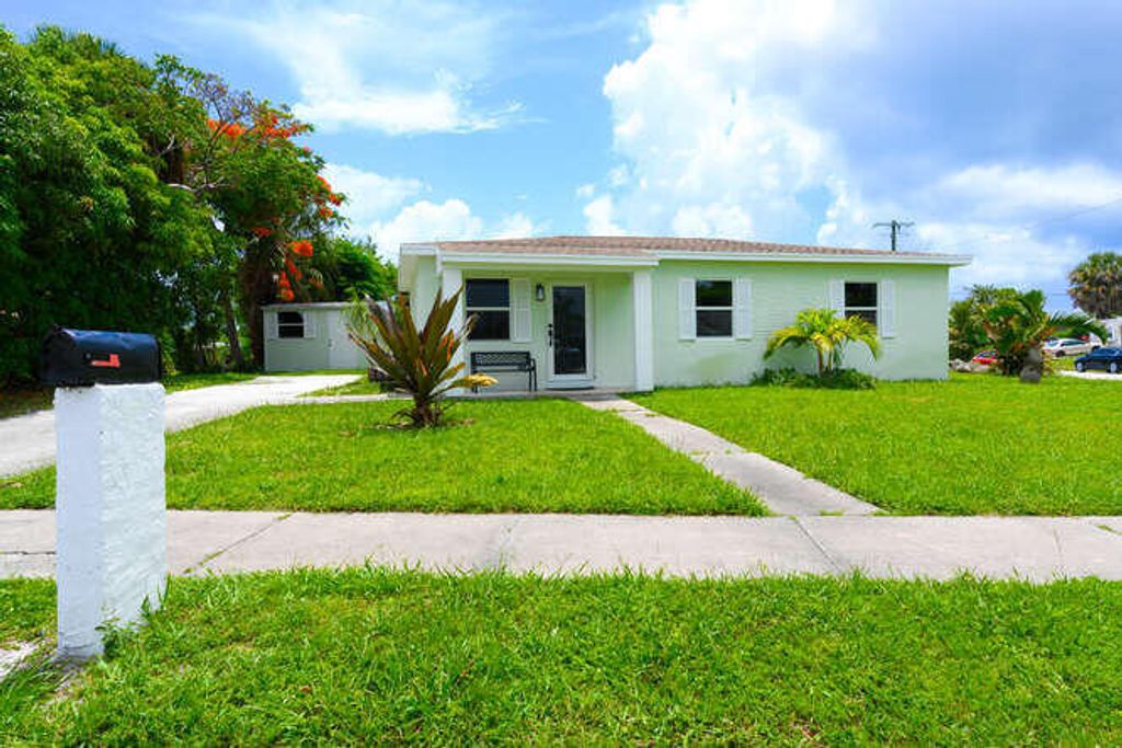 Photo of 1314 S B Street, Lake Worth Beach, FL 33460 (MLS # R11154859)