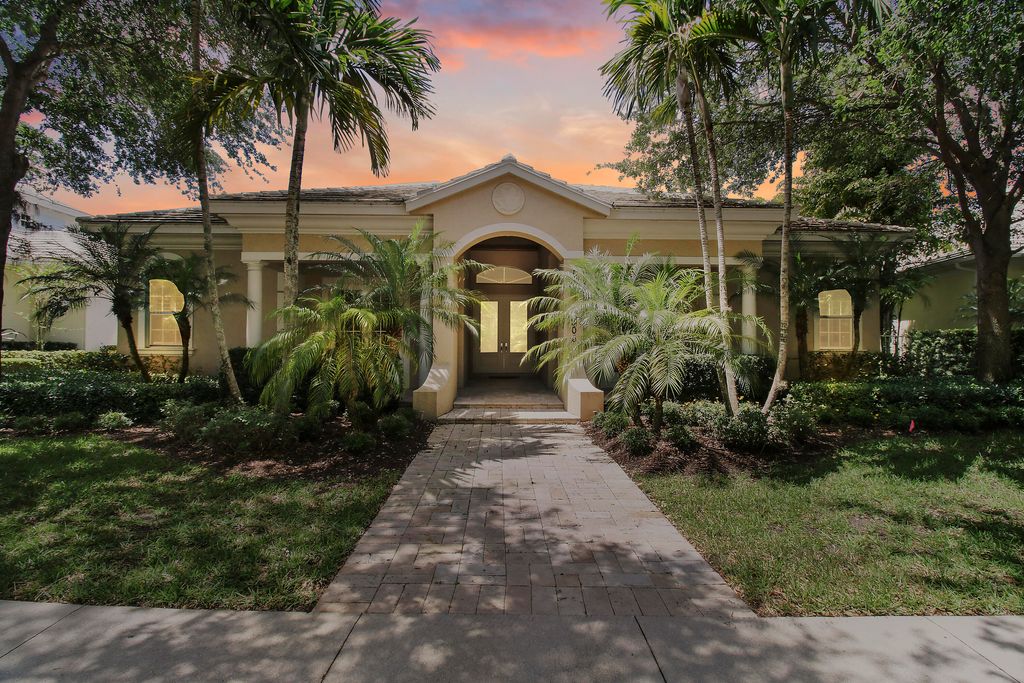 Photo of 3306 Greenway Drive, Jupiter, FL 33458 (MLS # R10982109)
