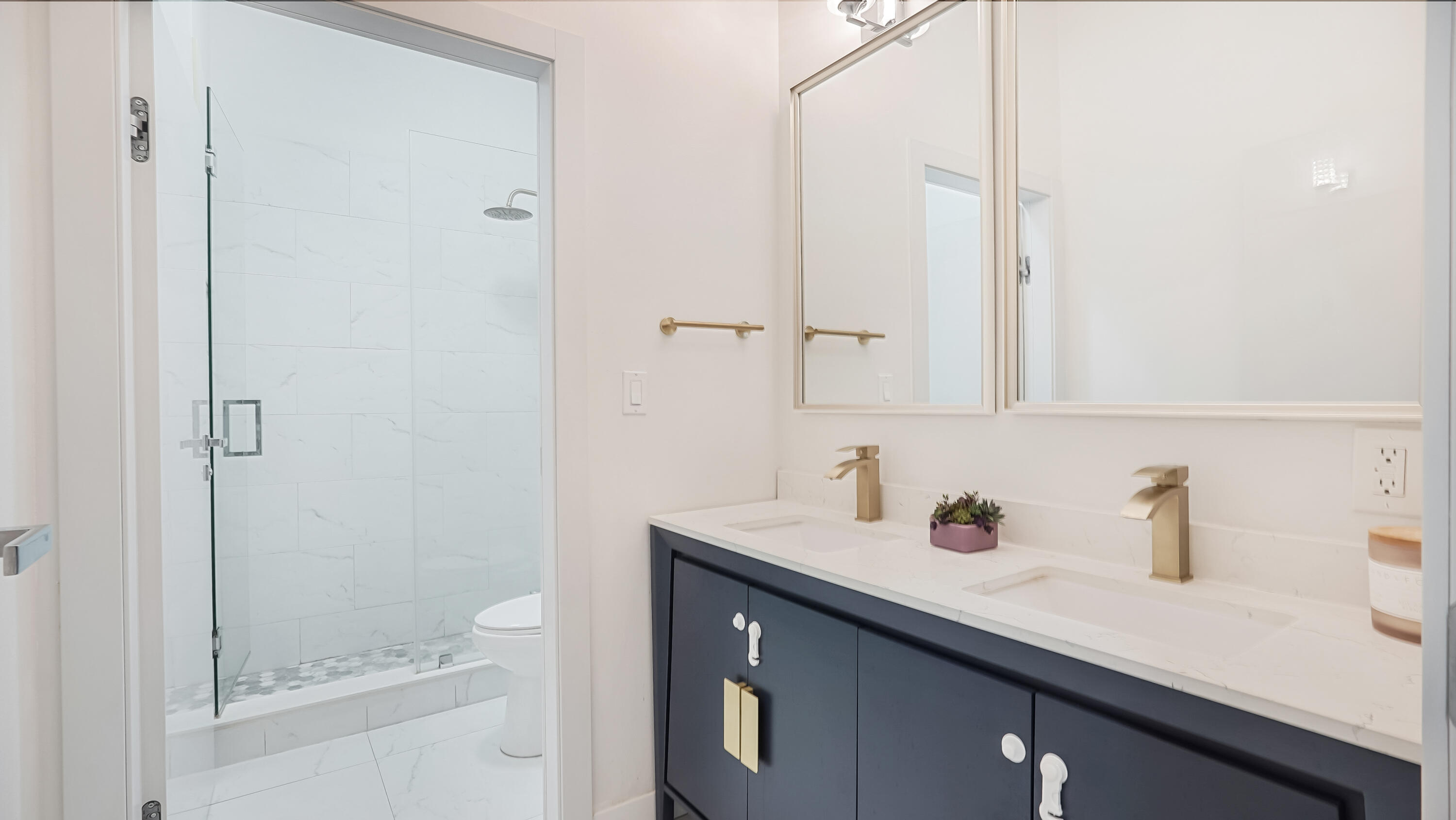 CHAMPION LAKES - Residential