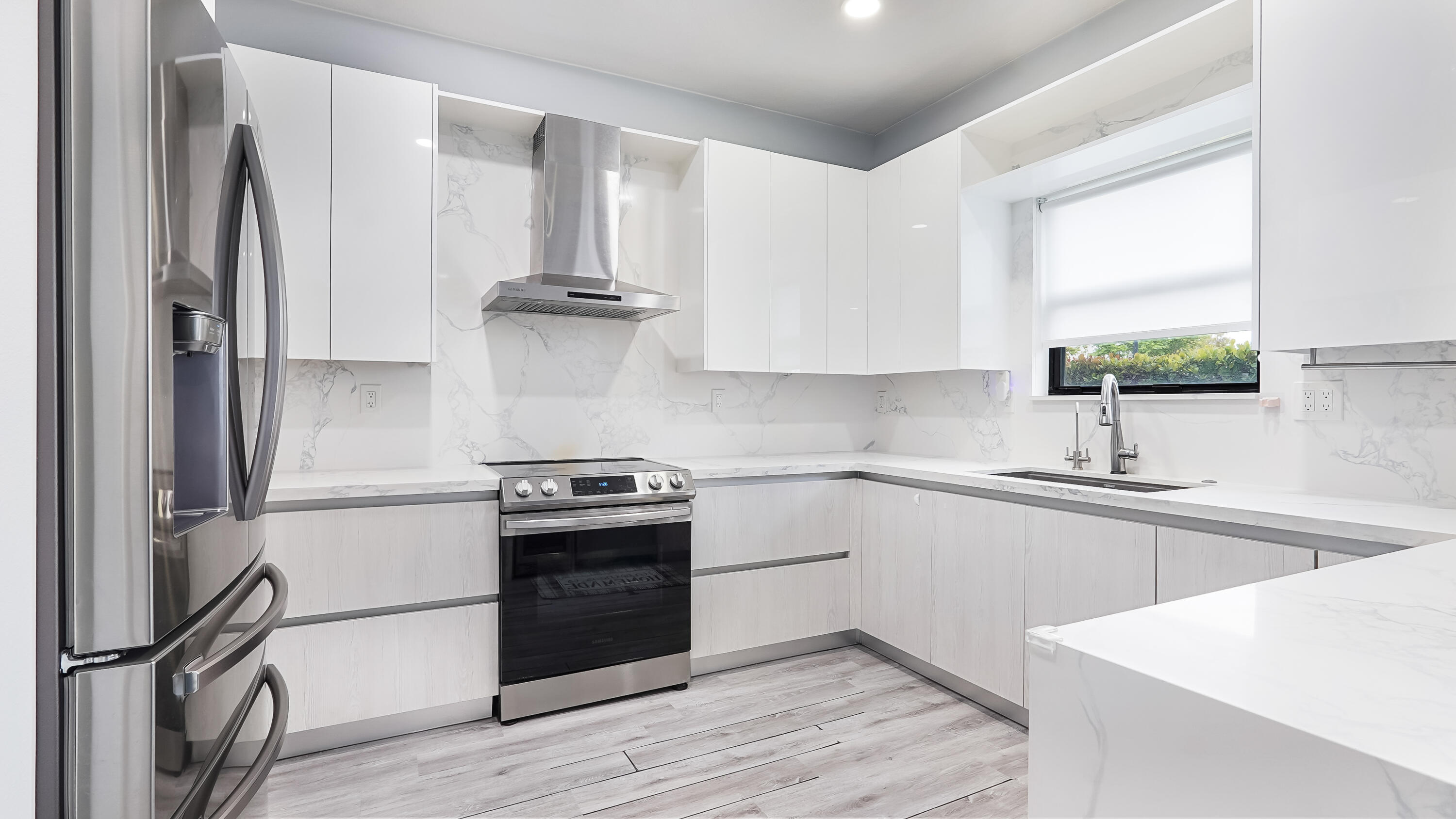 CHAMPION LAKES - Residential