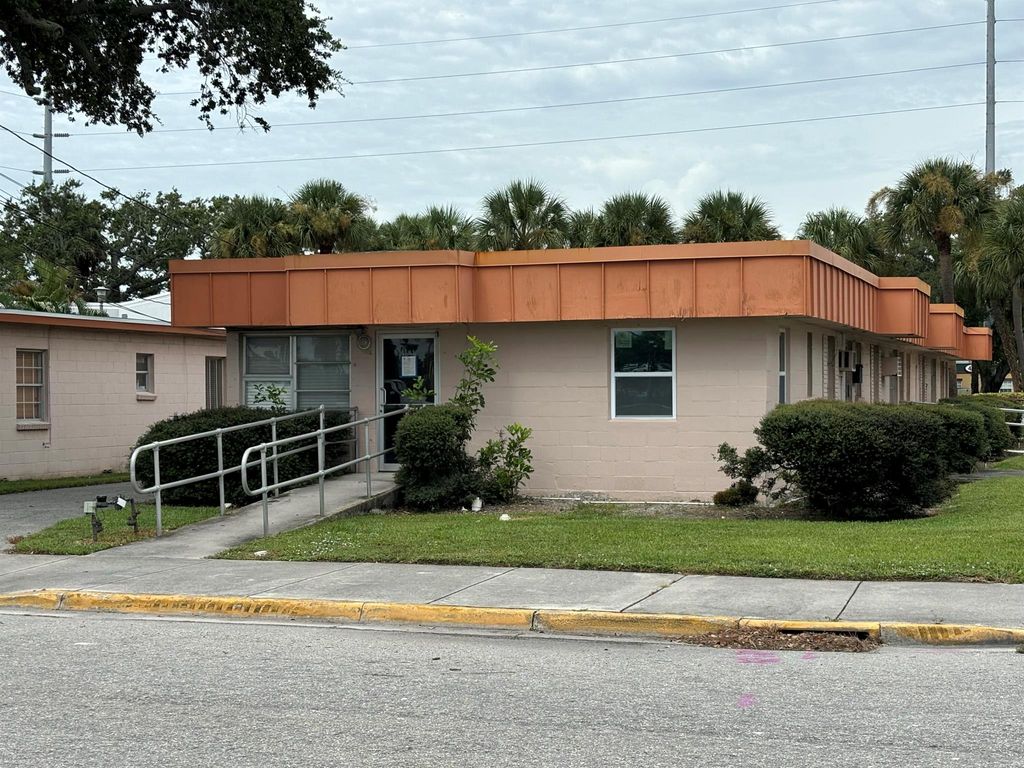 Photo of 401 S 6th Street, Fort Pierce, FL (MLS # R11016757)