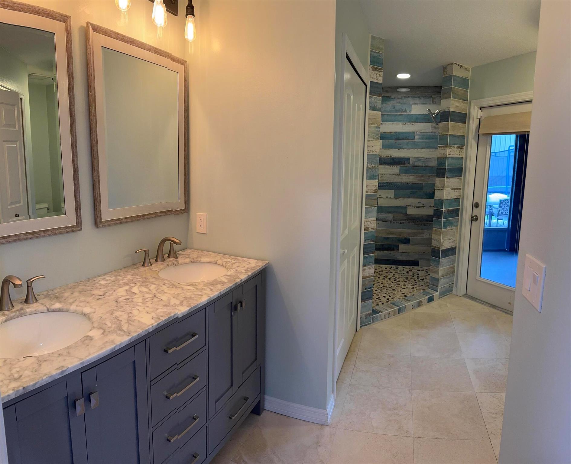 VERO LAKE ESTATES UNIT F - Residential