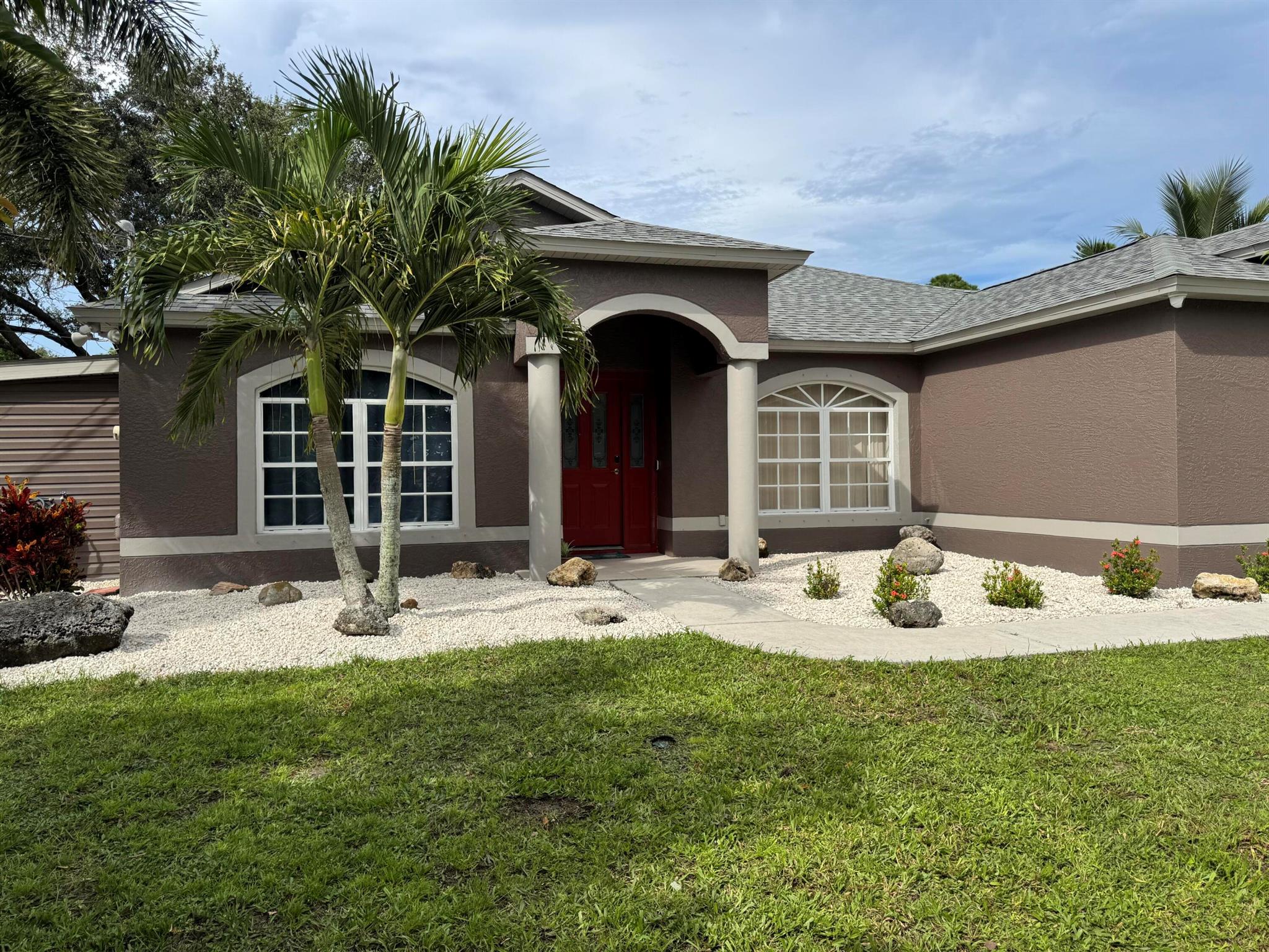 VERO LAKE ESTATES UNIT F - Residential