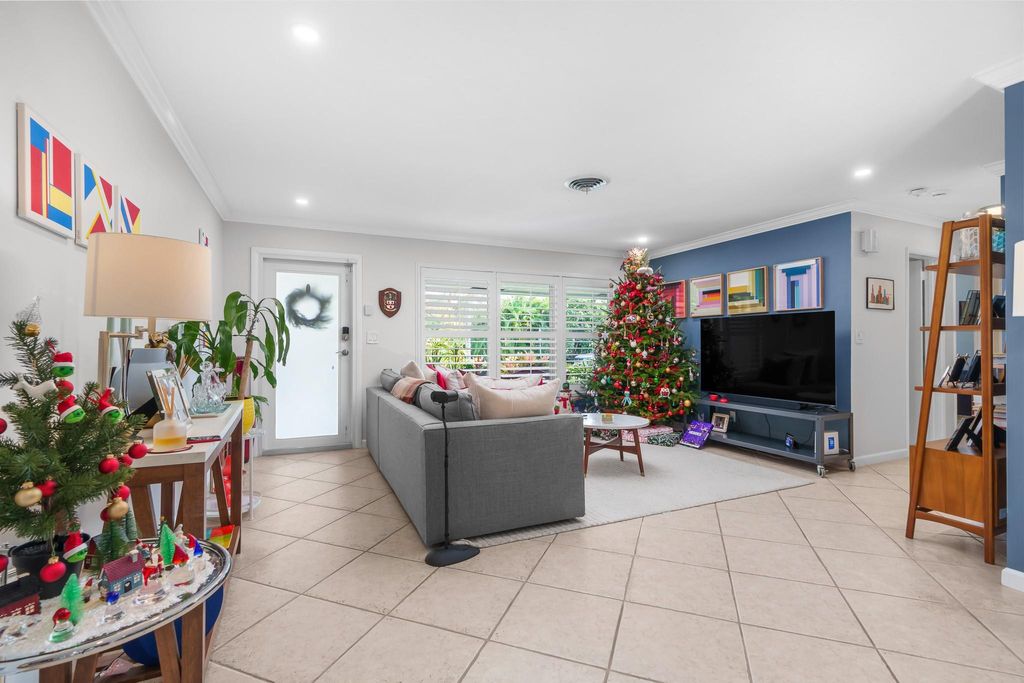 Photo of 5141 NE 19th Ave, Fort Lauderdale, FL 33308 (MLS # F10540199)