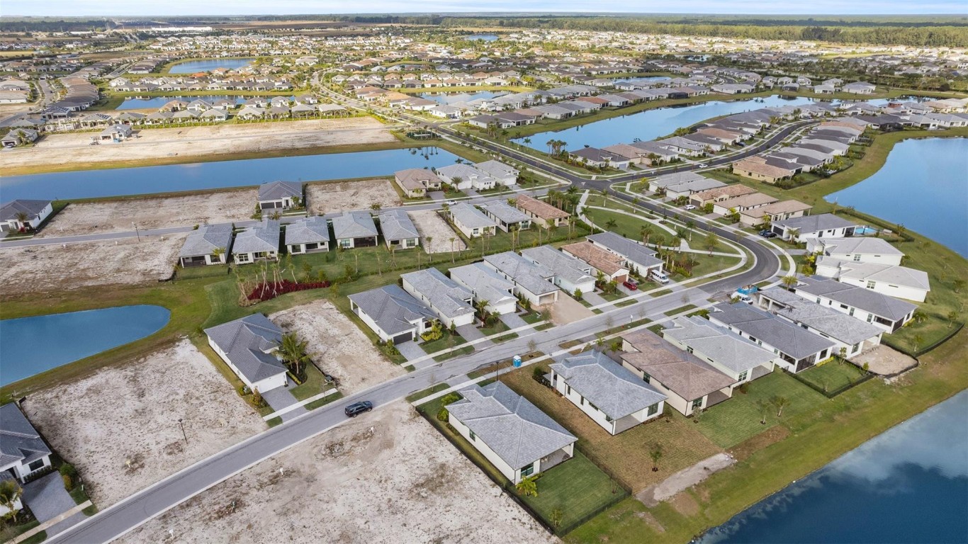 CRESSWIND PALM BEACH - Residential