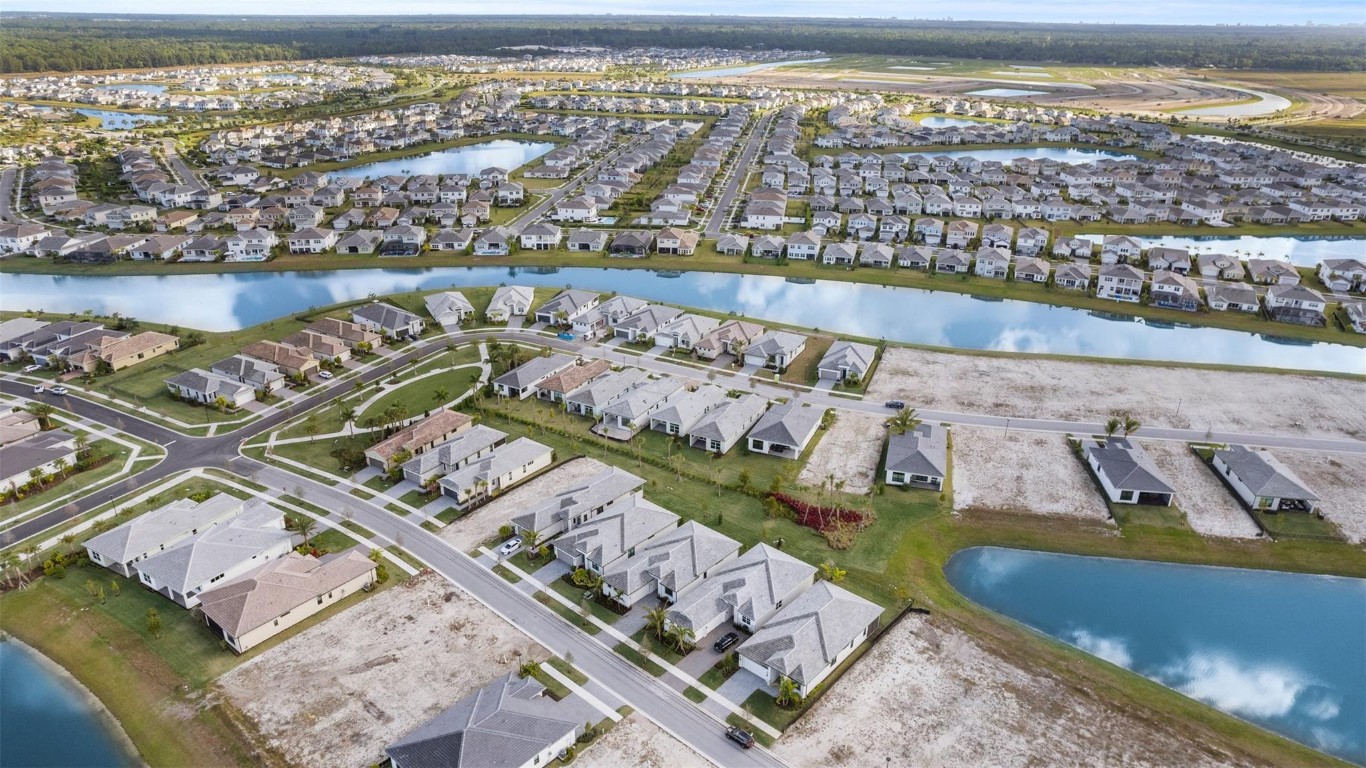 CRESSWIND PALM BEACH - Residential