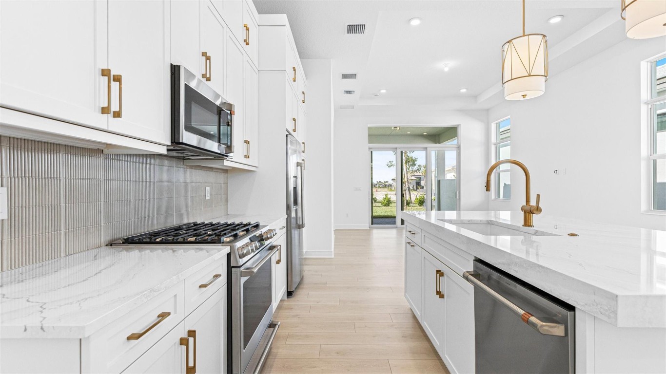 CRESSWIND PALM BEACH - Residential