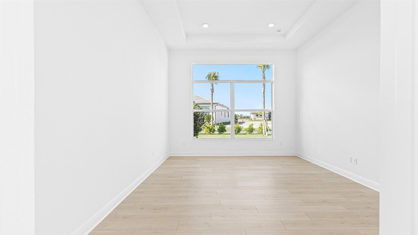 CRESSWIND PALM BEACH - Residential