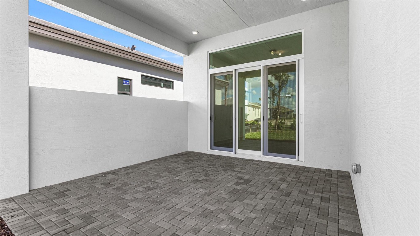 CRESSWIND PALM BEACH - Residential