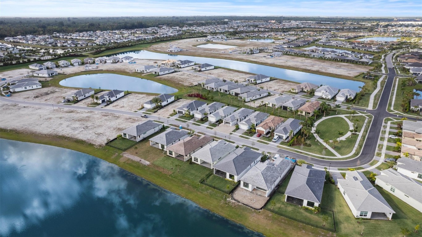 CRESSWIND PALM BEACH - Residential