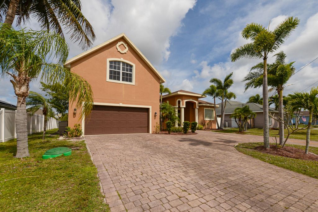 Photo of 376 SW Kestor Drive, Port Saint Lucie, FL 34953 (MLS # R10964864)