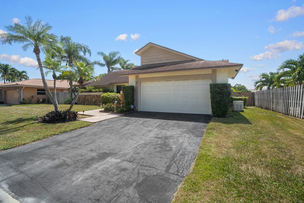 Photo of 21465 Woodchuck Way, Boca Raton, FL 33428 (MLS # R11117043)
