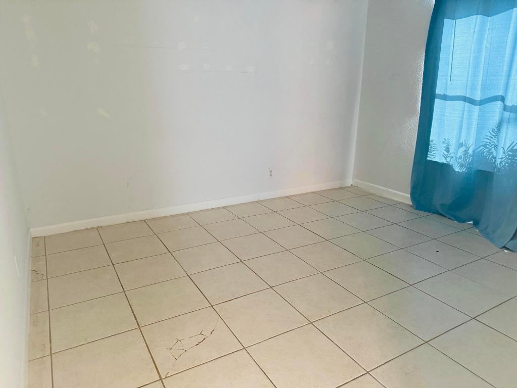 CROSSINGS OF BOYNTON BEACH COND - Residential