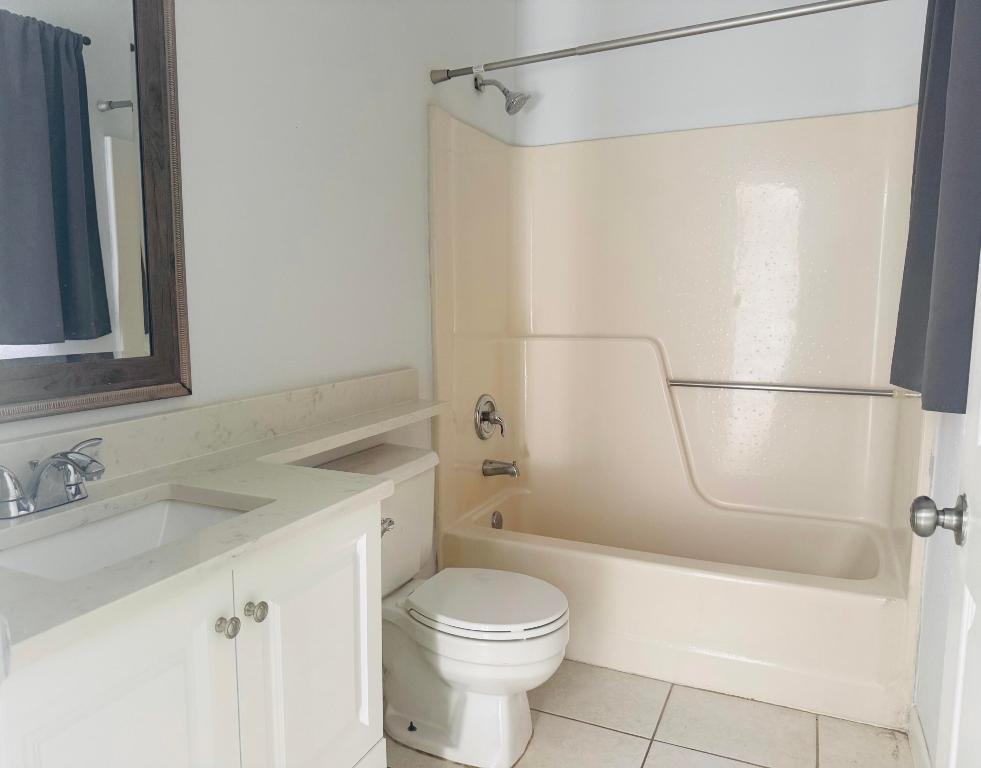 CROSSINGS OF BOYNTON BEACH COND - Residential