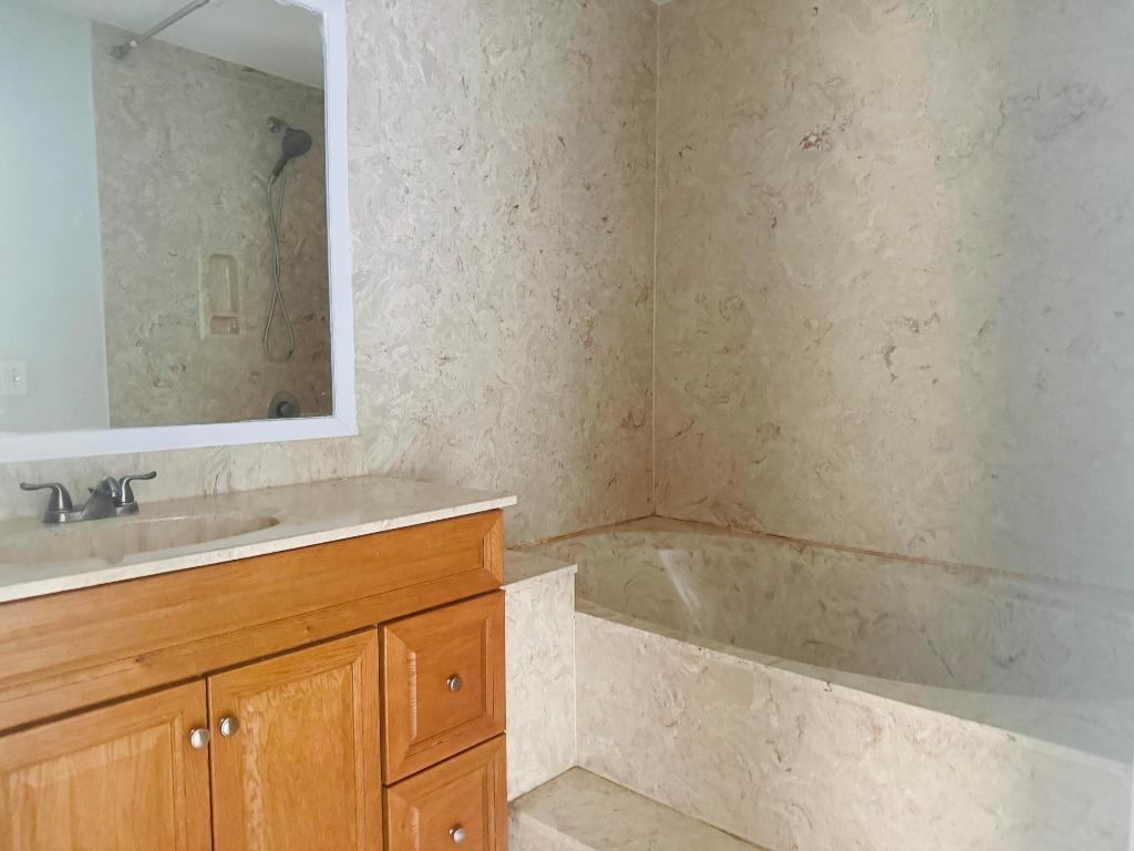 CROSSINGS OF BOYNTON BEACH COND - Residential