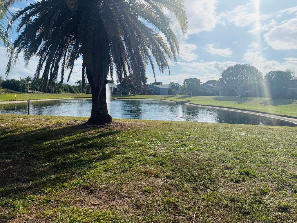 CROSSINGS OF BOYNTON BEACH COND - Residential