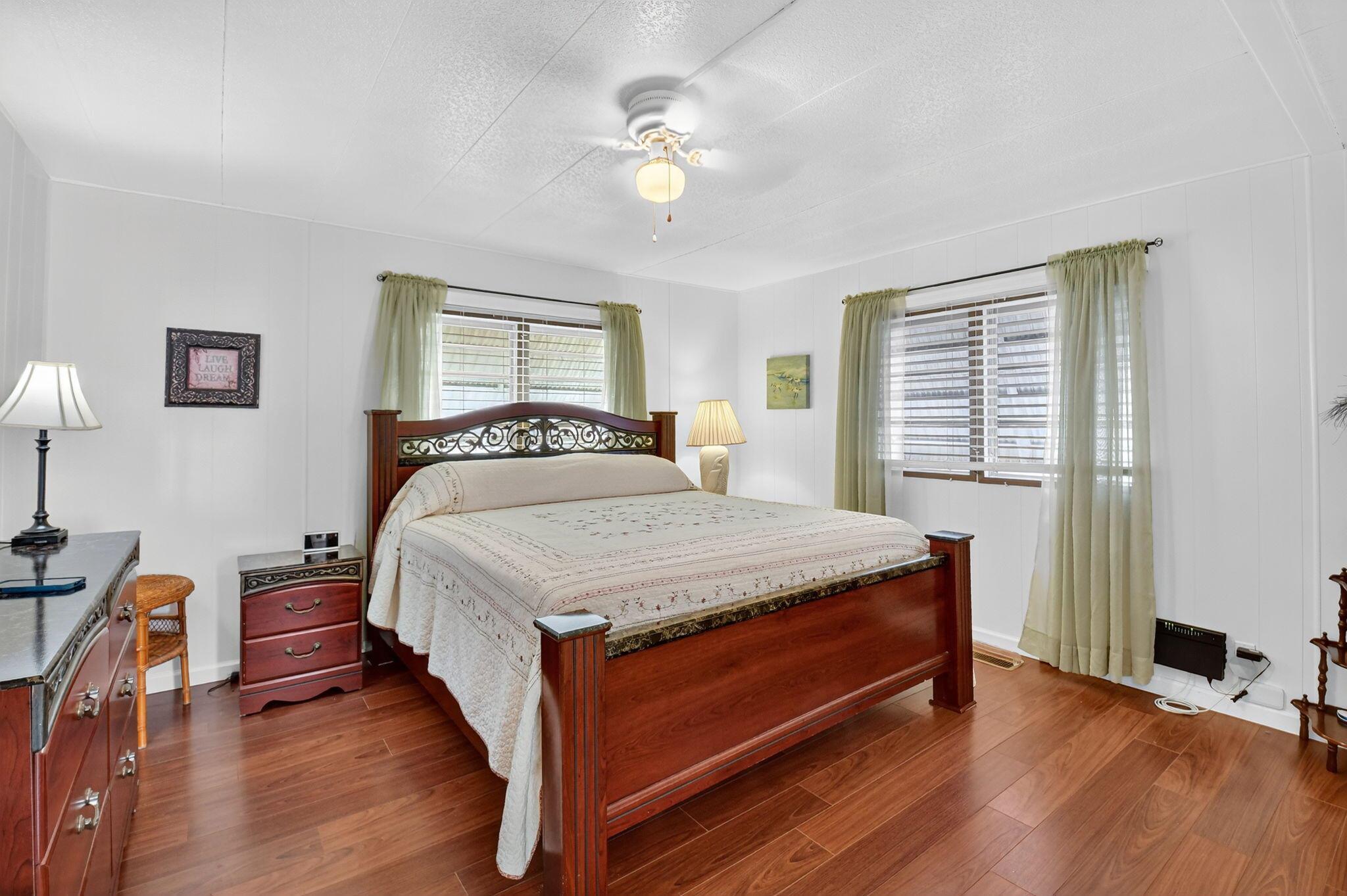 JAMAICA BAY MOBILE HOME C - Residential