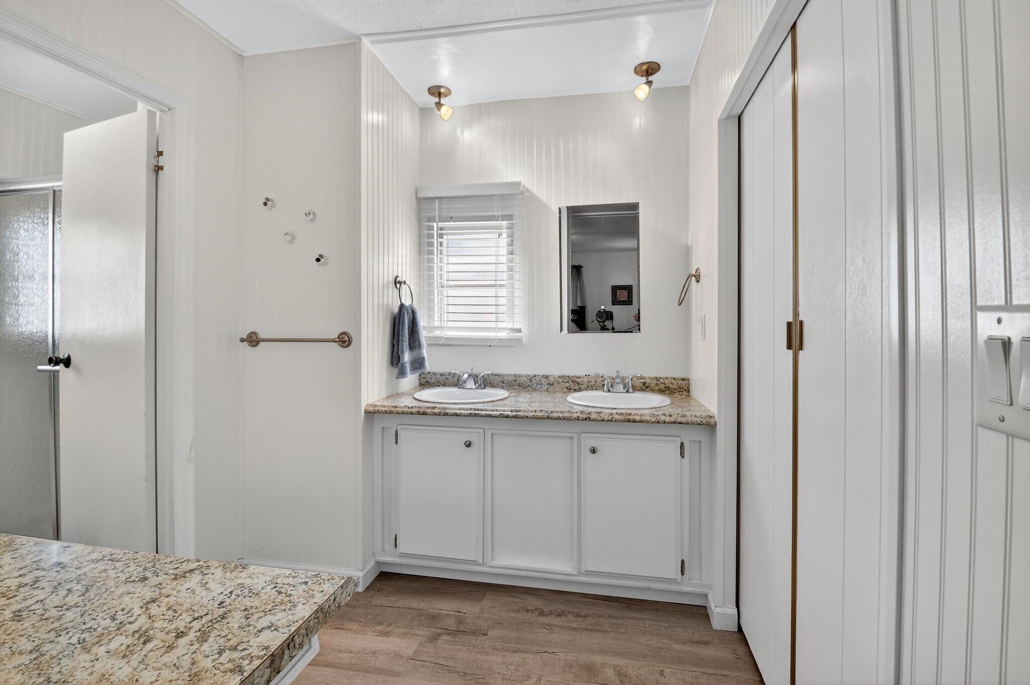 JAMAICA BAY MOBILE HOME C - Residential