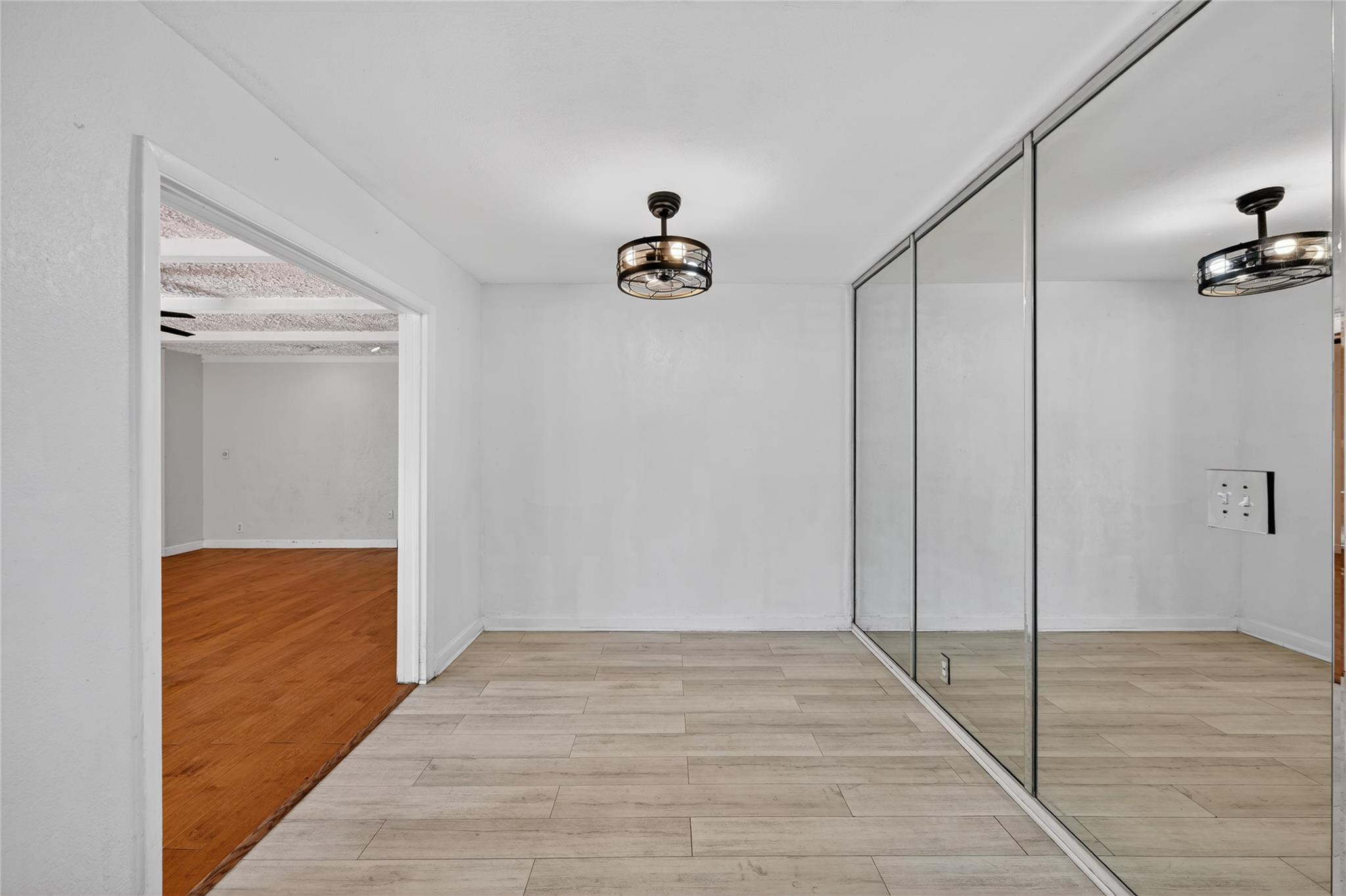 New Orleans Villas 81-21 - Residential