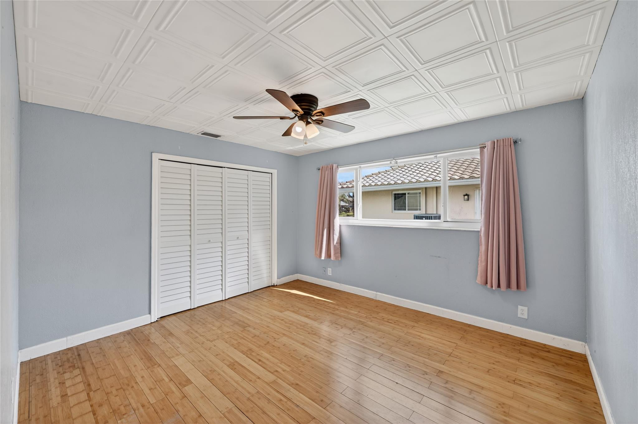 New Orleans Villas 81-21 - Residential