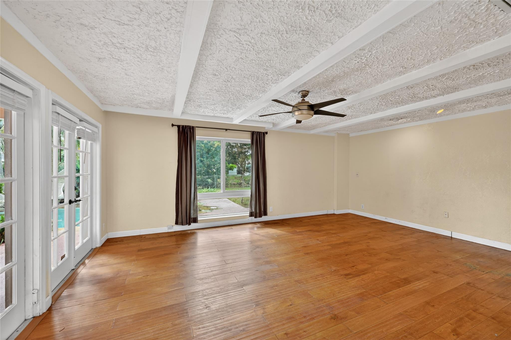 New Orleans Villas 81-21 - Residential