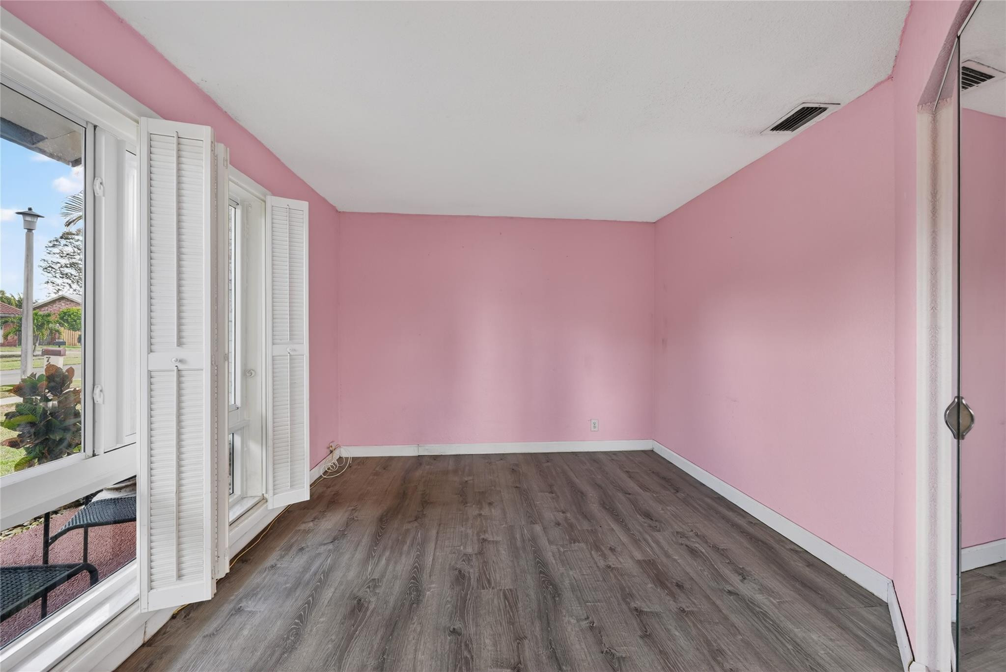 New Orleans Villas 81-21 - Residential