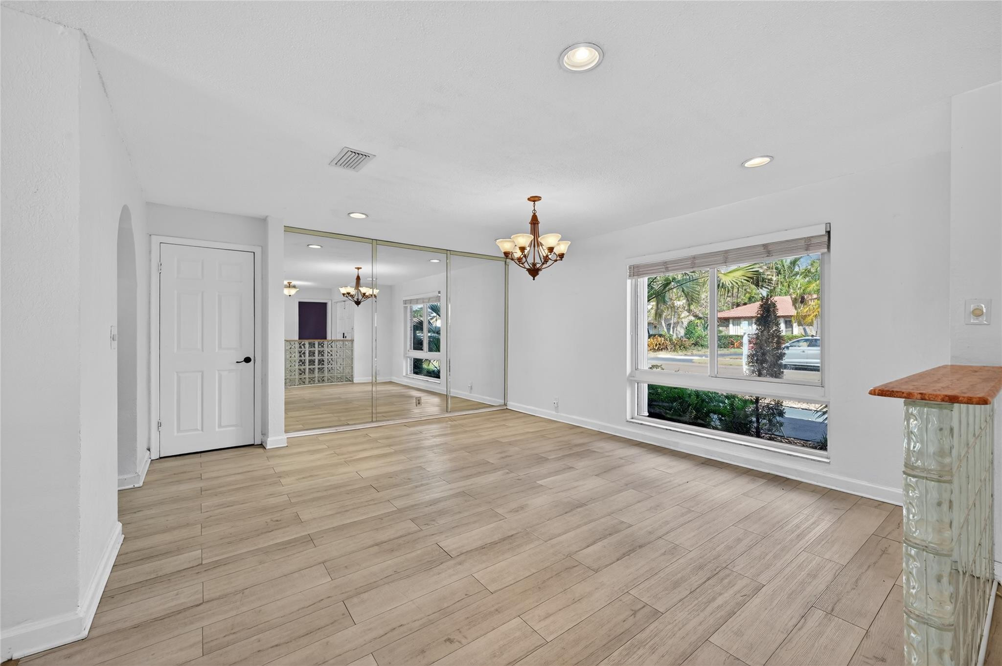 New Orleans Villas 81-21 - Residential