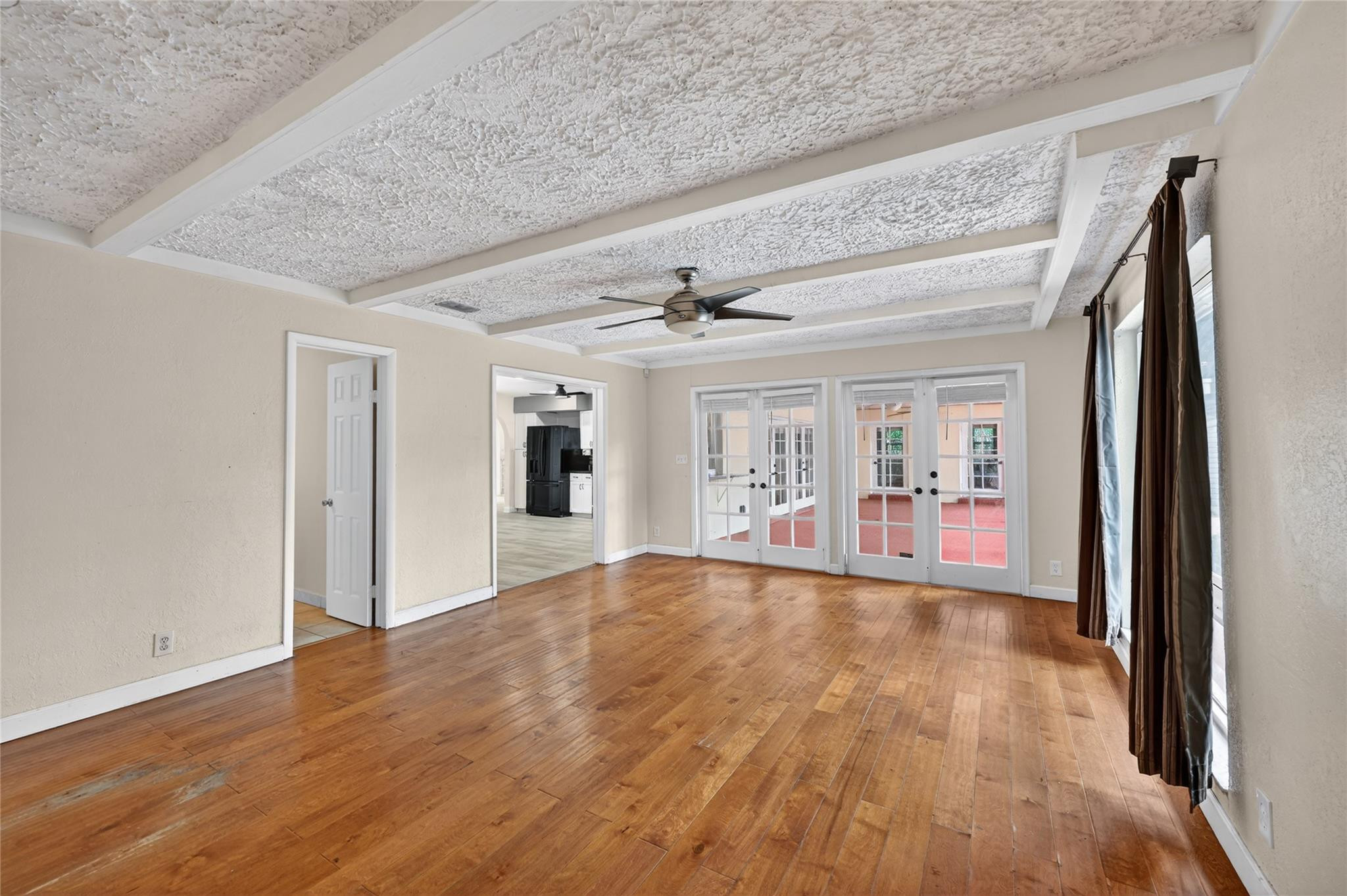 New Orleans Villas 81-21 - Residential