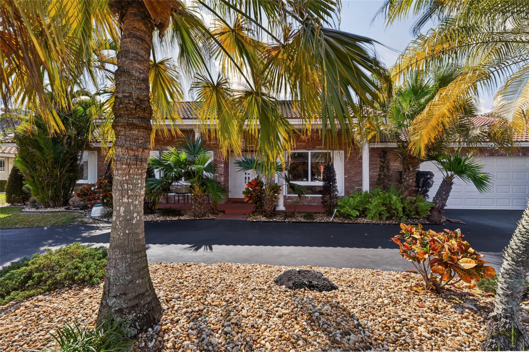 New Orleans Villas 81-21 - Residential