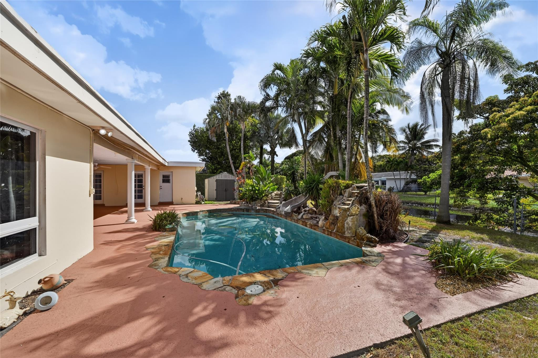 New Orleans Villas 81-21 - Residential