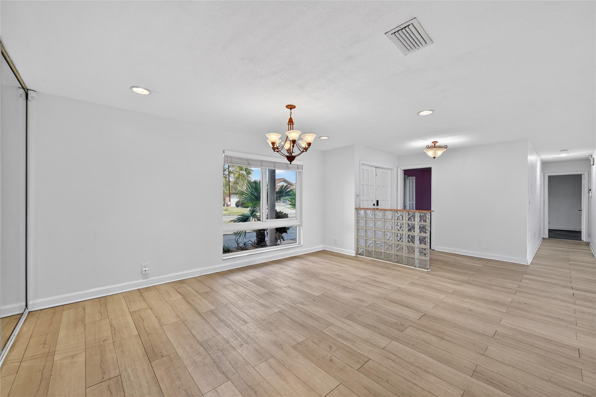 New Orleans Villas 81-21 - Residential