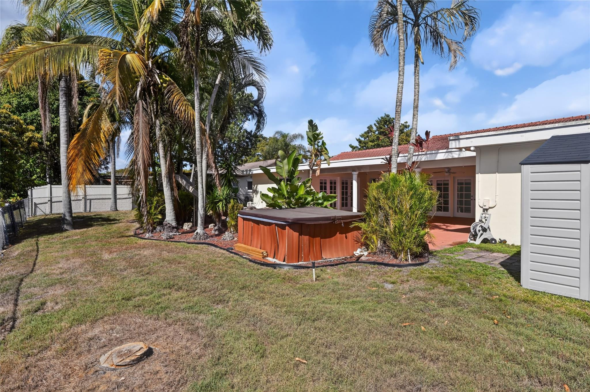 New Orleans Villas 81-21 - Residential