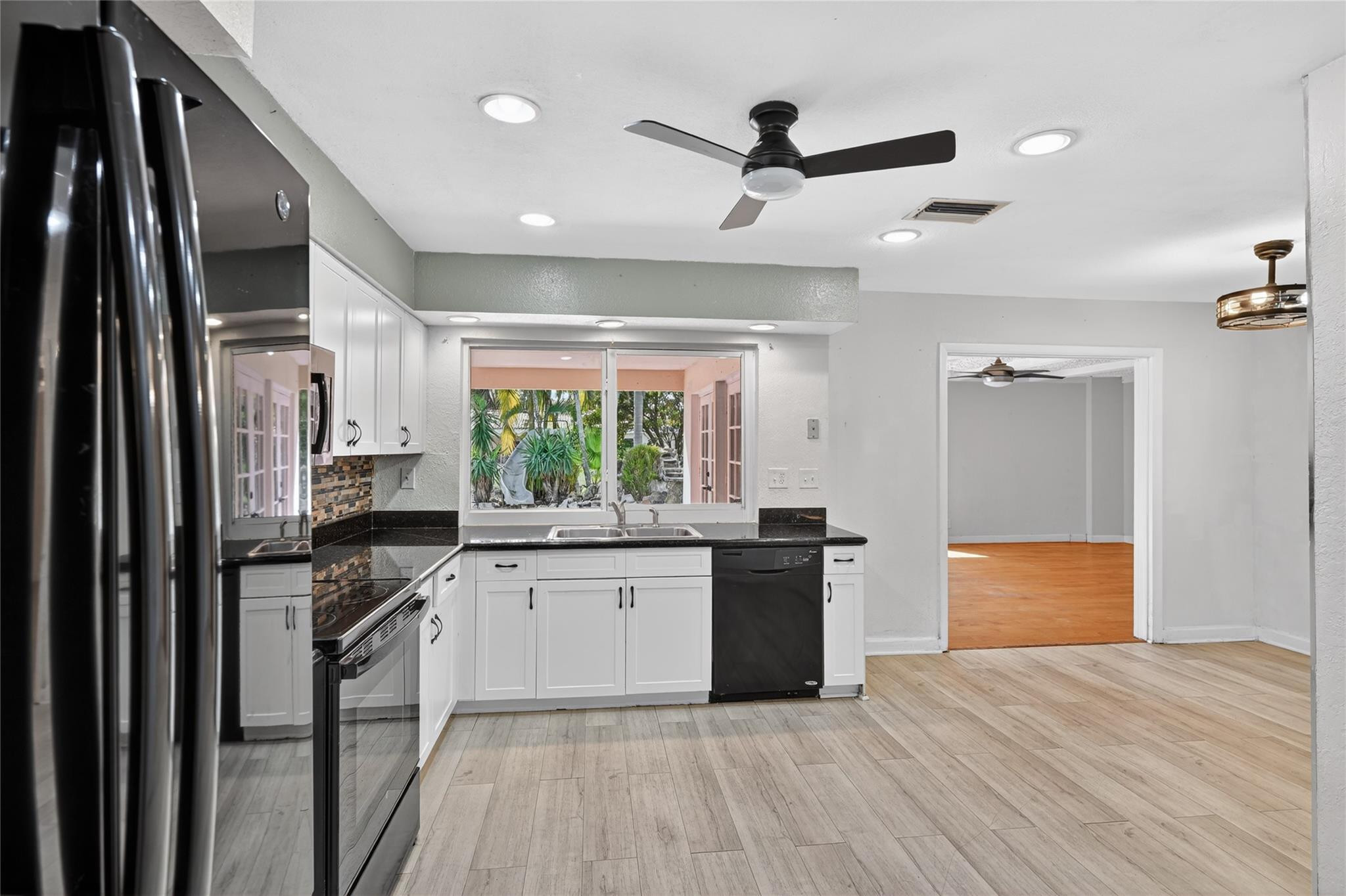 New Orleans Villas 81-21 - Residential